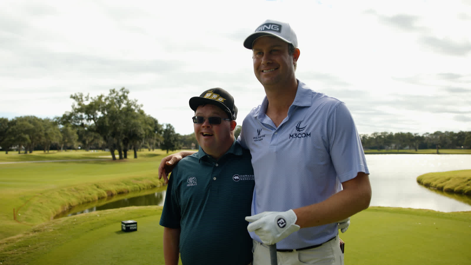 Harris English plays three holes with fan before The RSM Classic