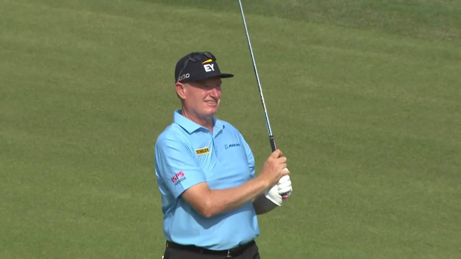 Ernie Els makes birdie on No. 18 at Mitsubishi