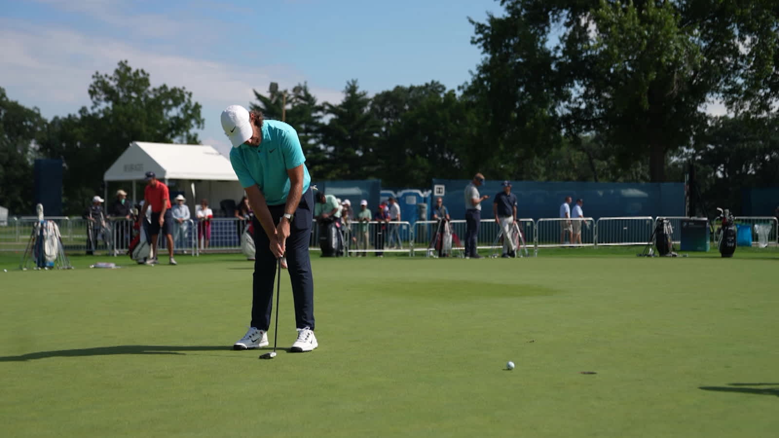 Tommy Fleetwood mic’d up as he tests new putter at BMW Championship