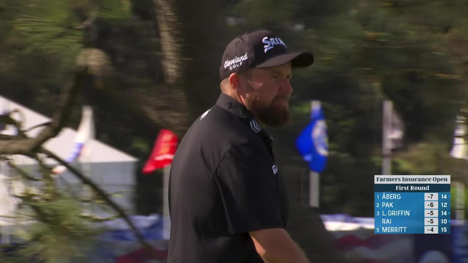 Shane Lowry buries a 45-foot birdie putt at Farmers