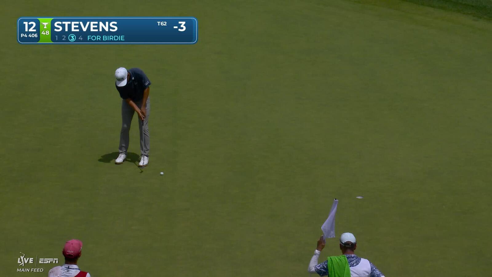 Sam Stevens sinks 12-foot birdie putt on No. 12 at Travelers