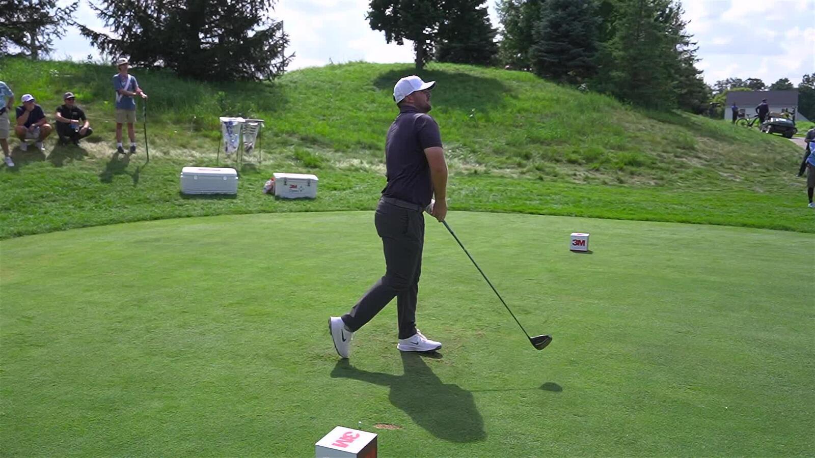 Chris Gotterup sinks a 45-foot eagle putt on No. 12 at 3M Open