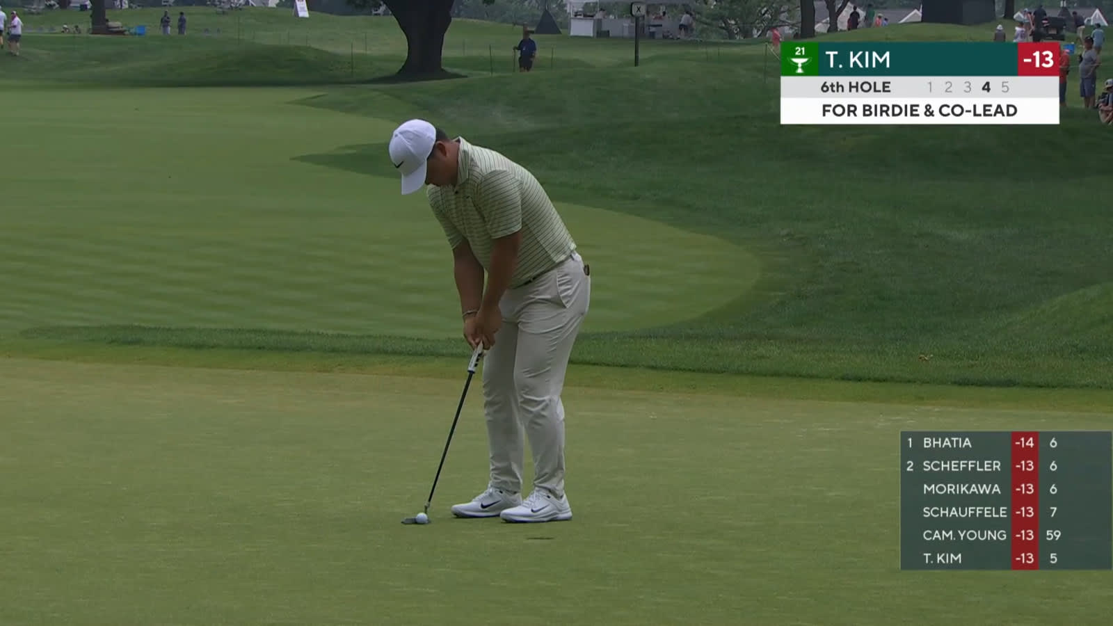 Tom Kim converts birdie at Travelers