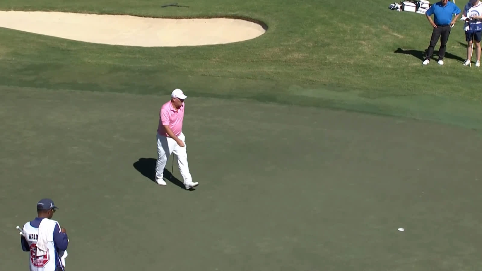 Duffy Waldorf sends in nice putt for birdie at SAS Champ