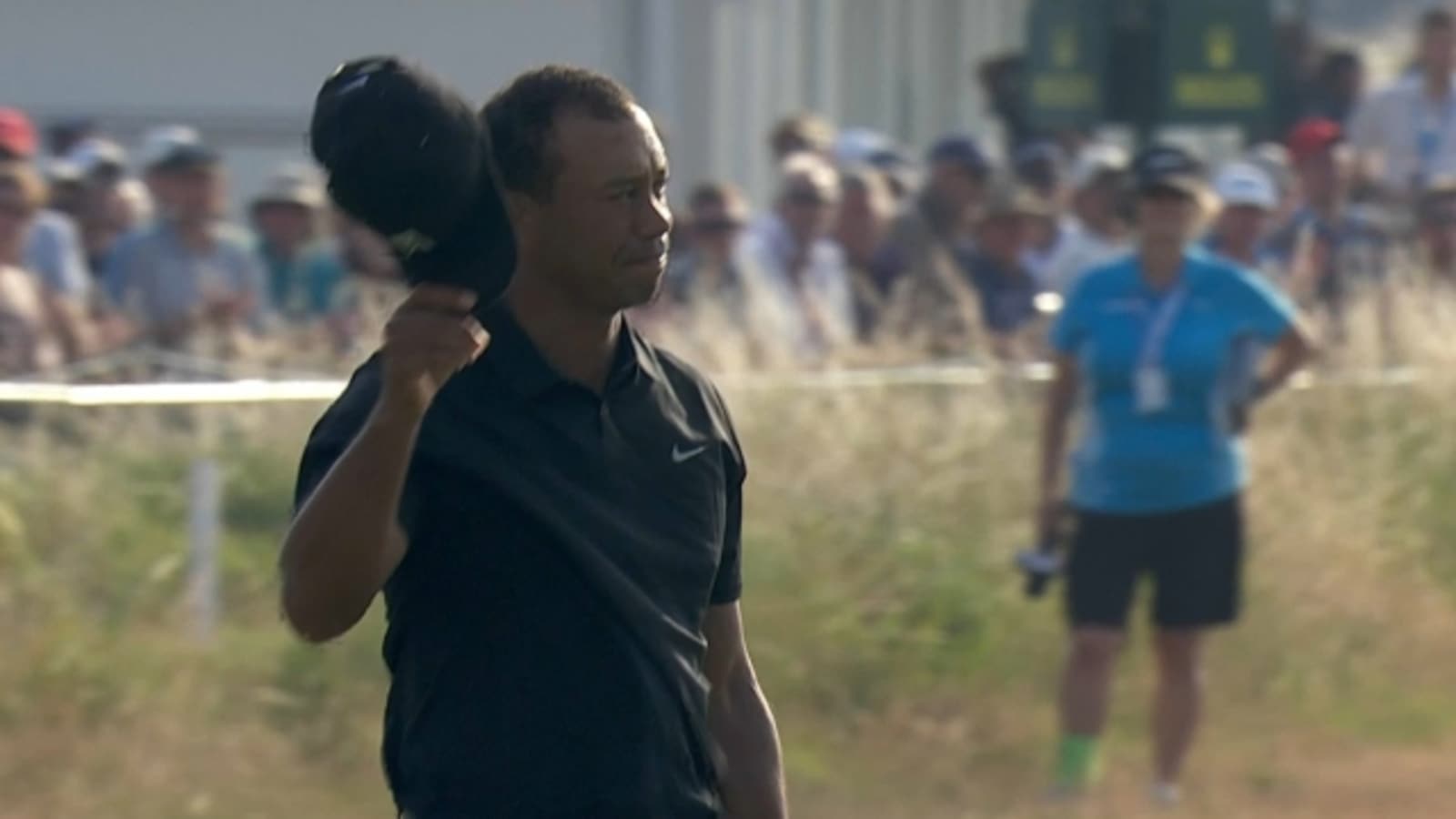 Tiger Woods survives the cut at The Open