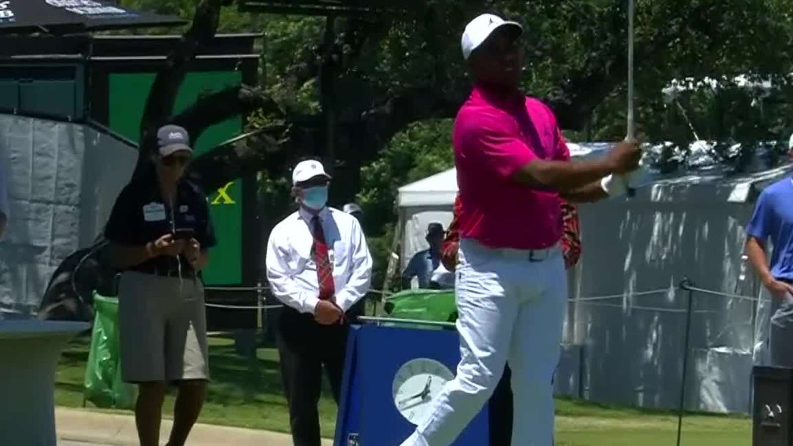 Harold Varner III opens with birdie at Charles Schwab