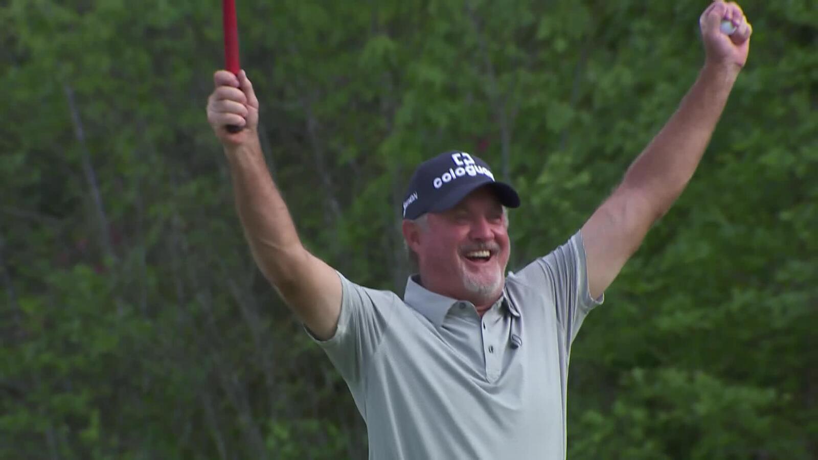 Jerry Kelly taps in par to win the Mitsubishi Electric Classic