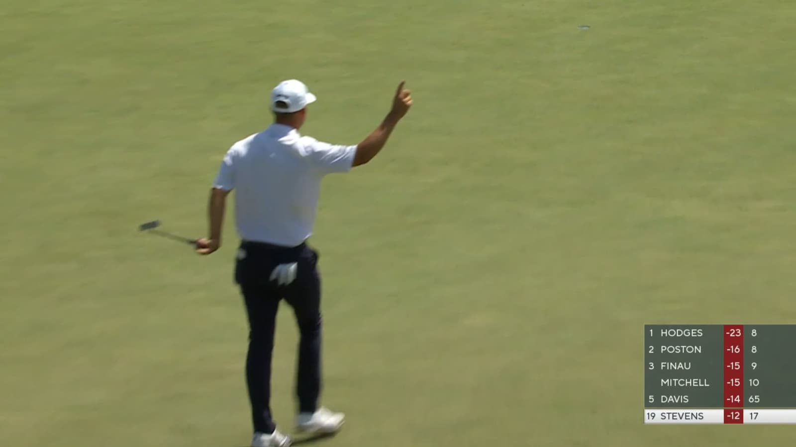 Sam Stevens buries a 48-foot eagle putt at 3M Open