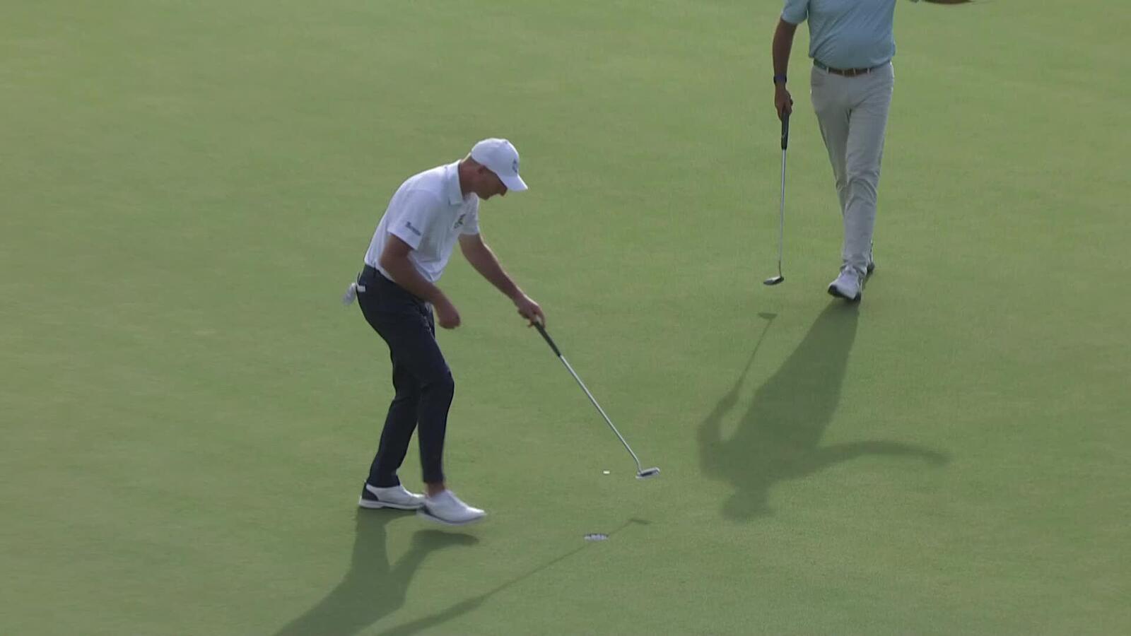 Jim Furyk makes birdie on No. 18 at Mitsubishi Electric Championship at Hualalai