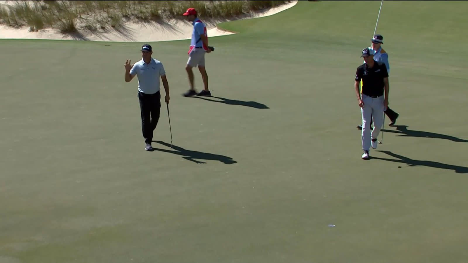 Gary Woodland sinks a 21-foot birdie putt at THE CJ CUP