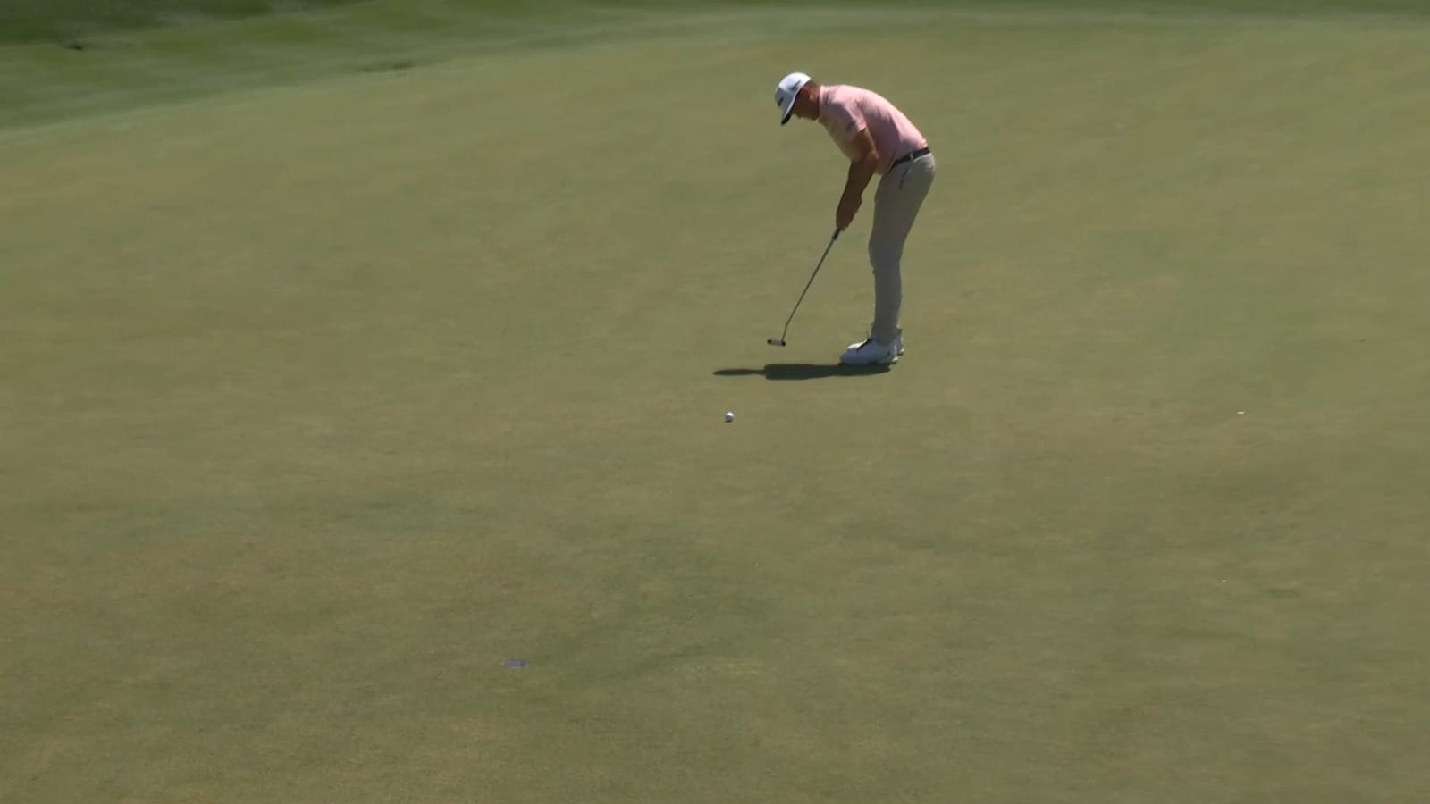 Keegan Bradley curls in 22-foot birdie putt at RBC Heritage