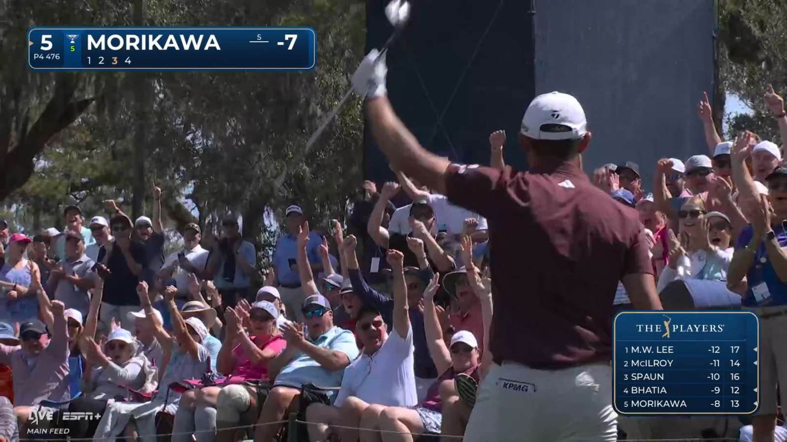 Collin Morikawa chips in for birdie at THE PLAYERS