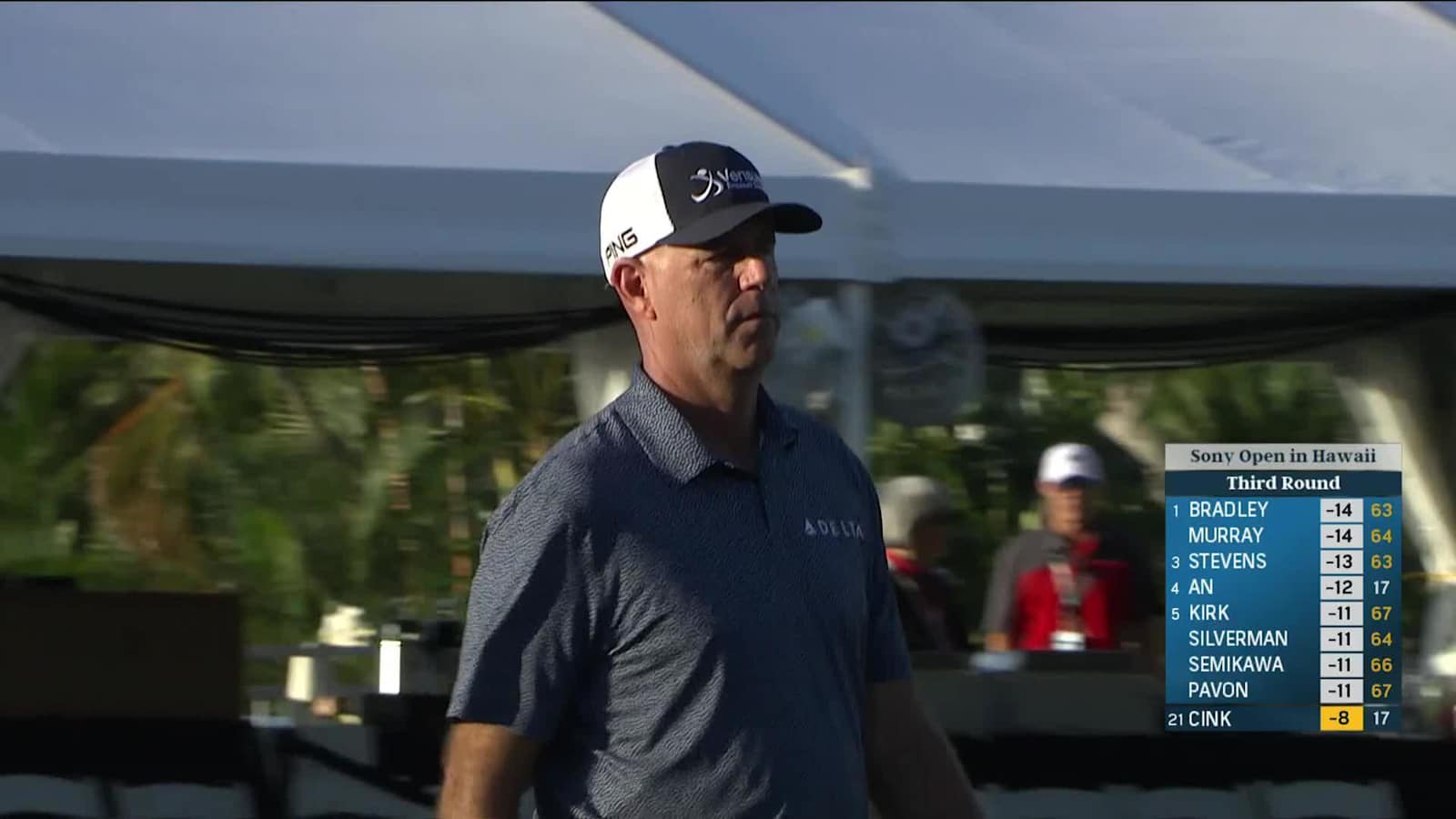 Stewart Cink makes birdie on No. 18 at Sony Open