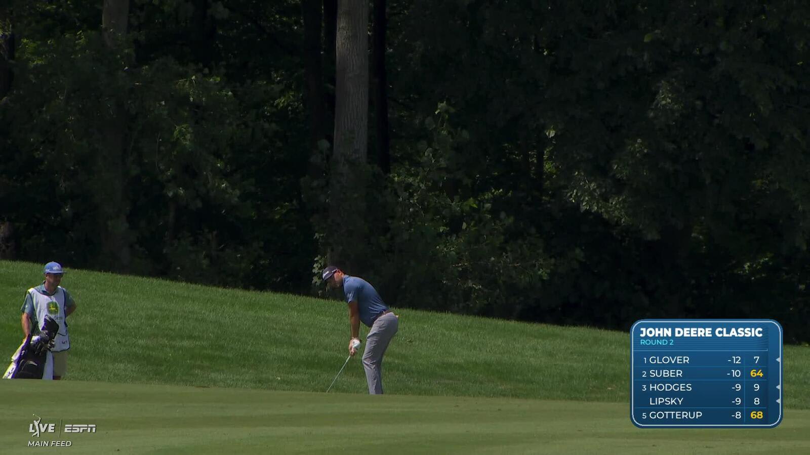 Lee Hodges sinks 27-foot birdie putt on No. 1 at John Deere