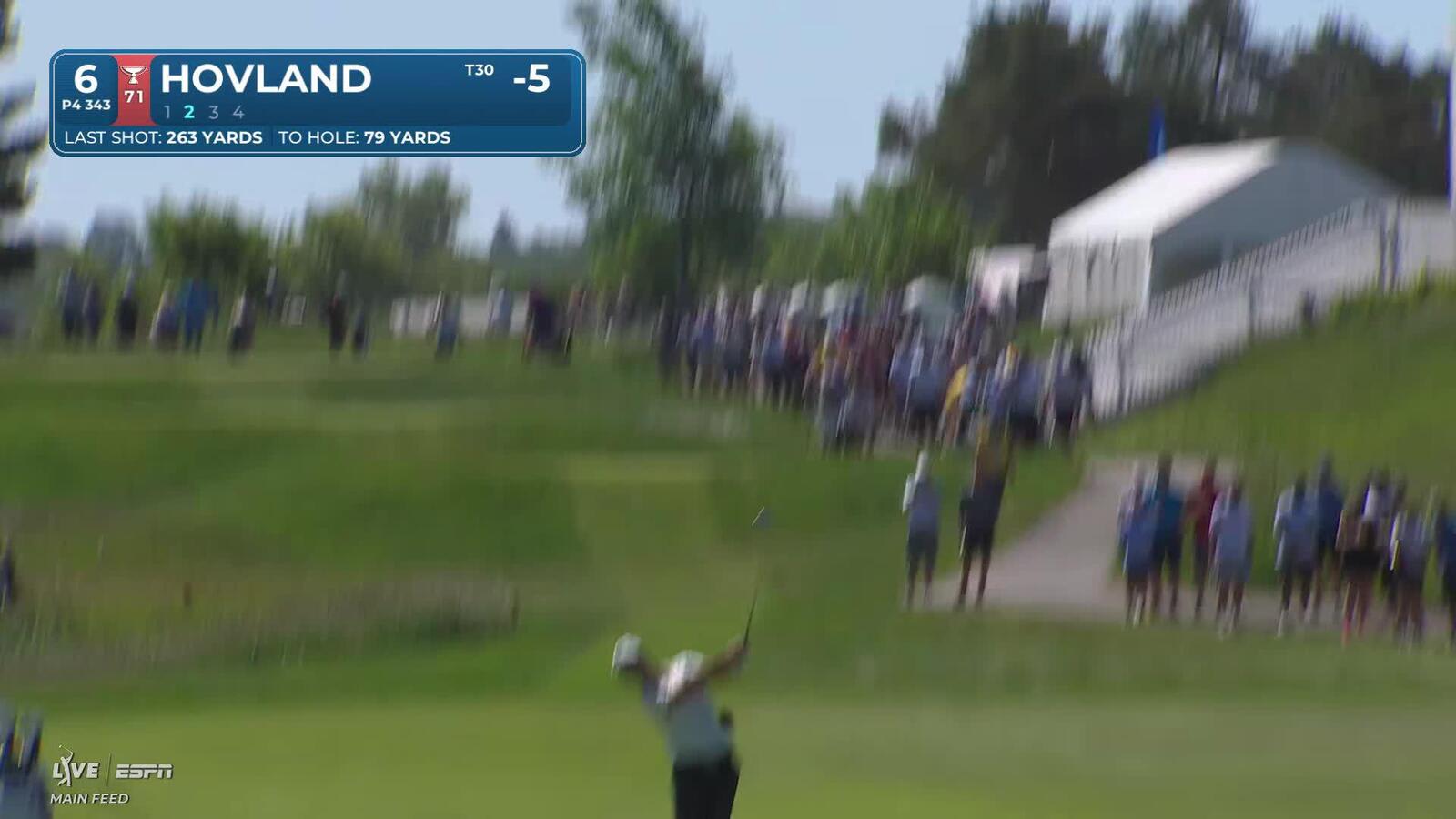 Viktor Hovland sinks 32-foot birdie putt on No. 6 at RBC Canadian
