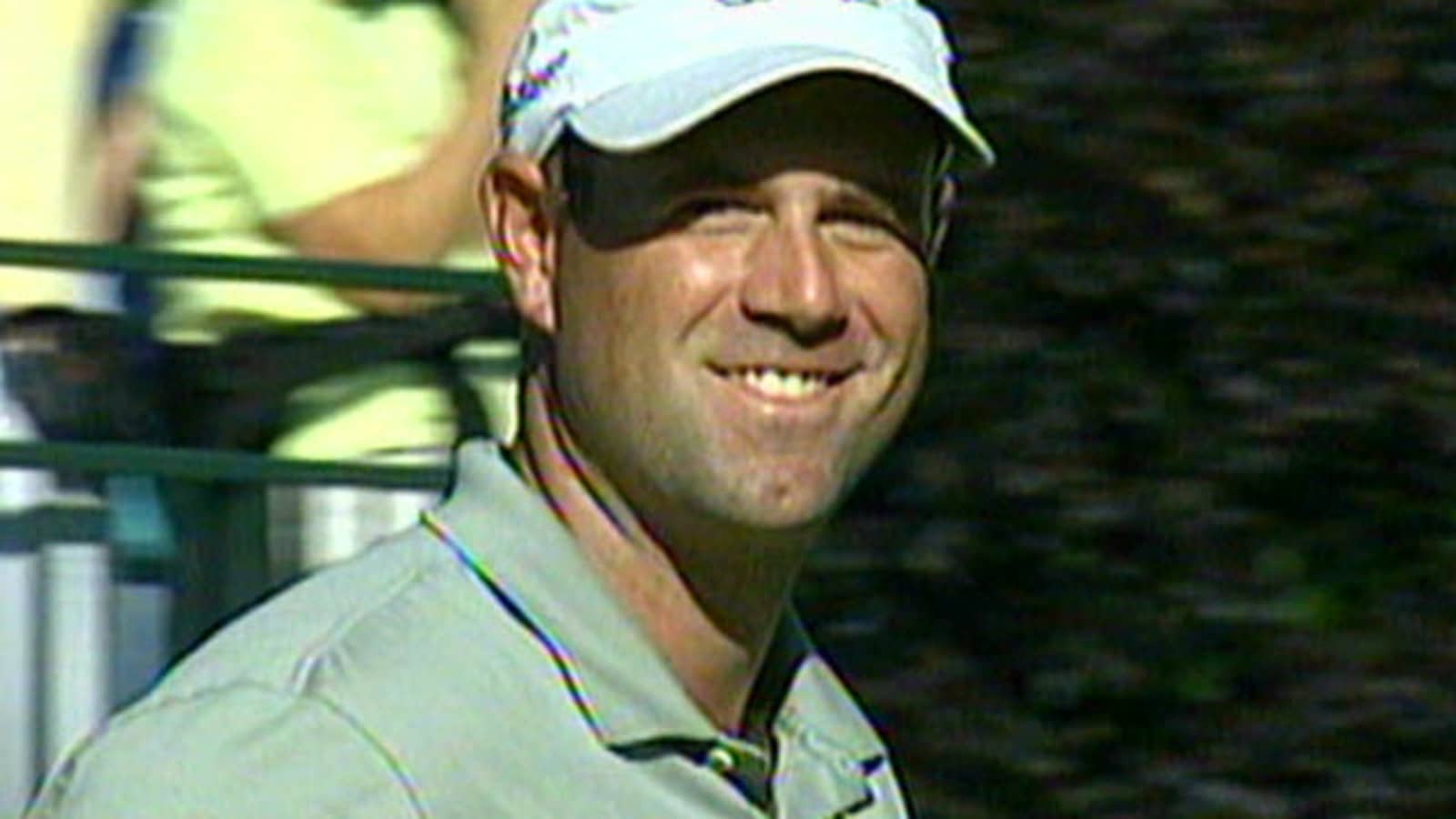 Cink chips in for birdie at 2004 NEC Invitational