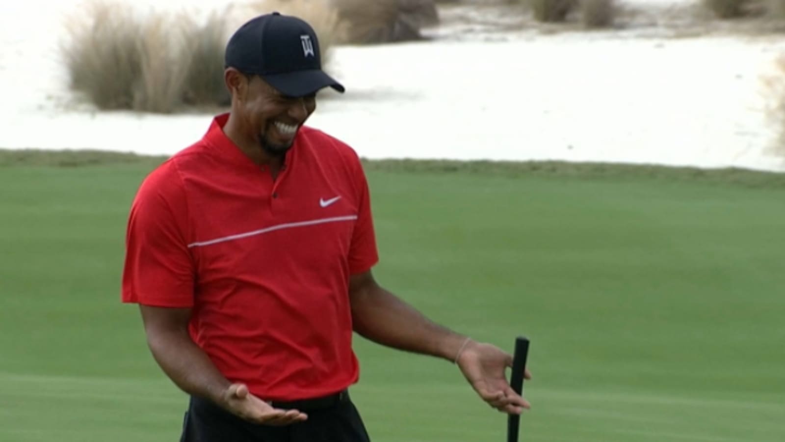 Tiger Woods drops in a 22-footer at Hero World Challenge