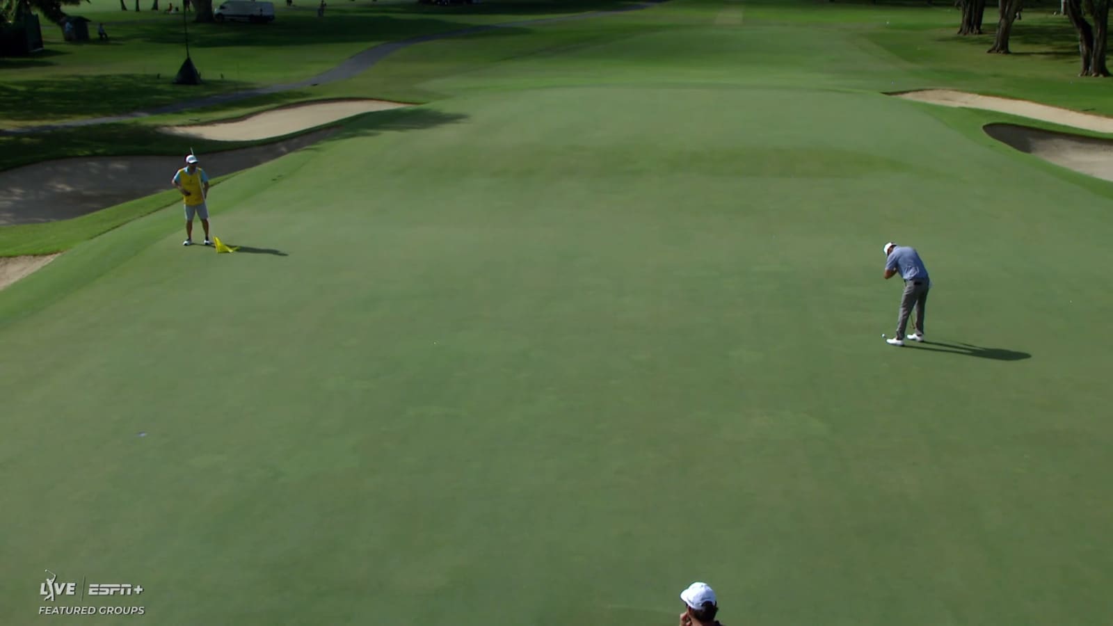 James Hahn sends in 35-foot birdie putt at Sony Open