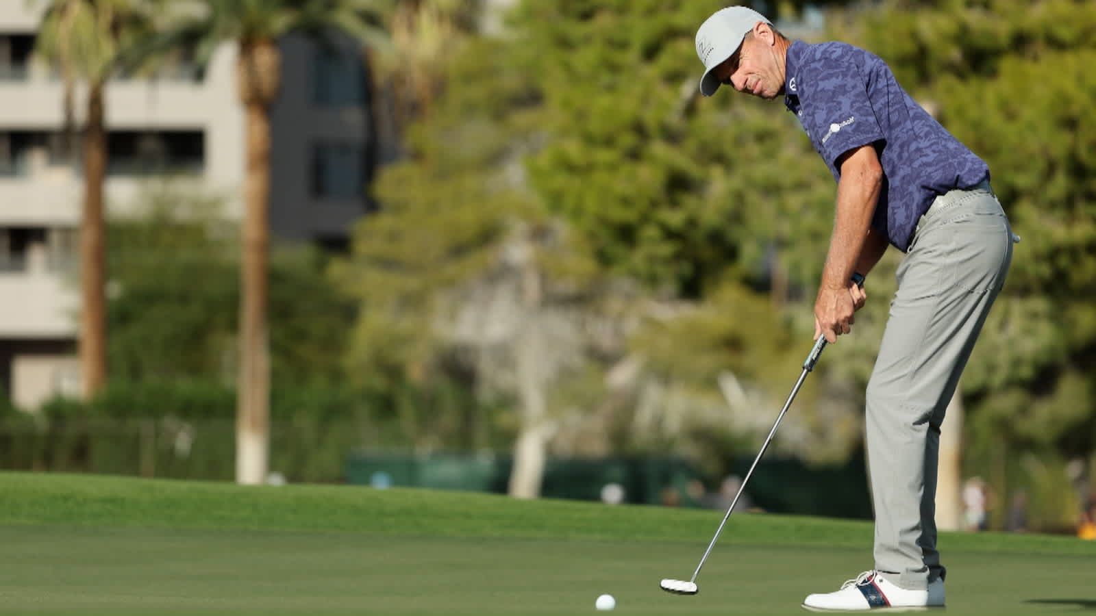 Steven Alker takes the lead by one at Charles Schwab Cup Championship