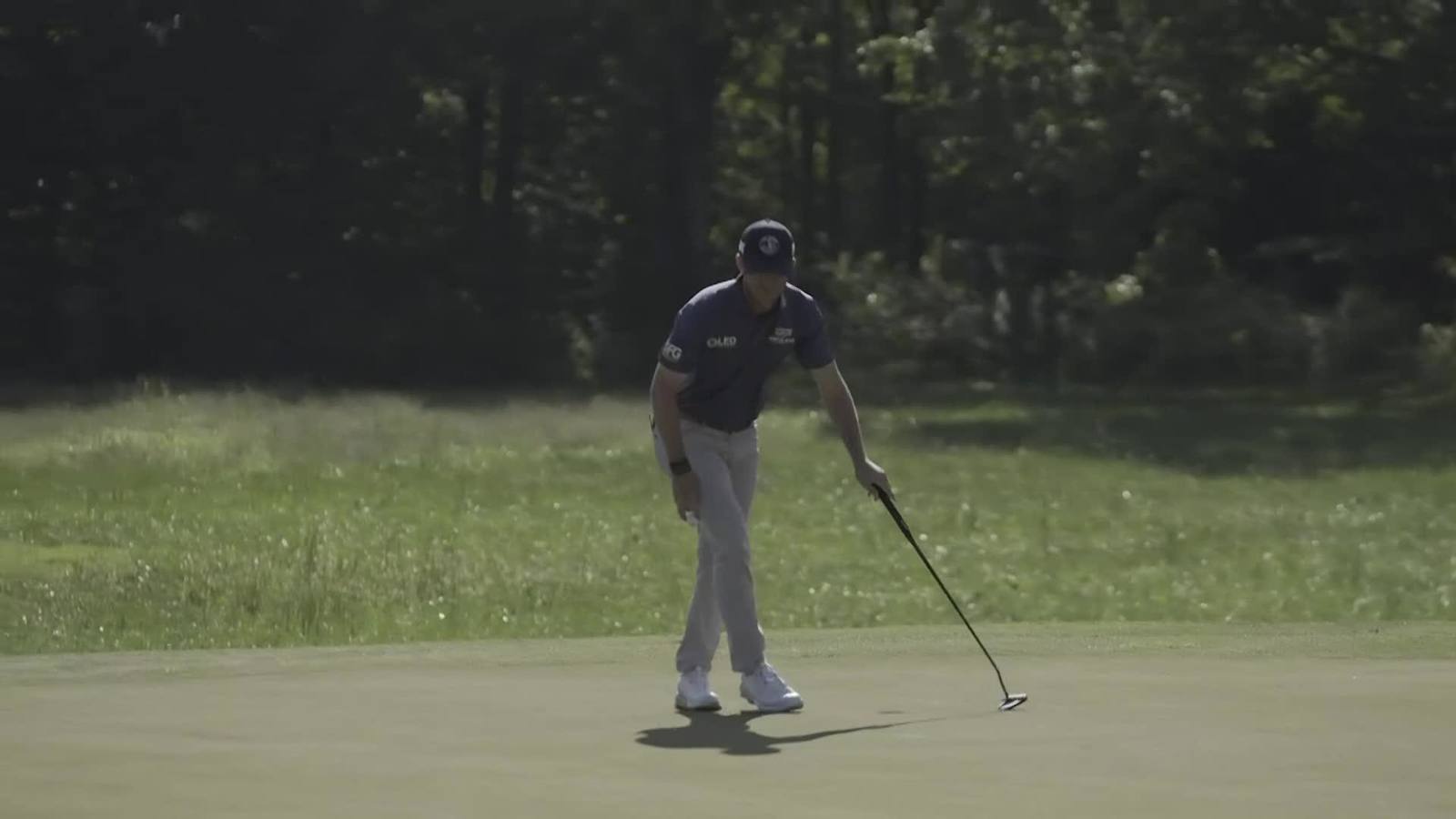 Michael Johnson rolls in birdie putt at Simmons Bank Open