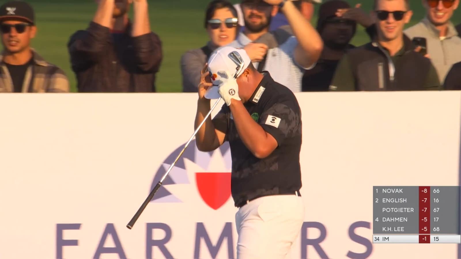 Sungjae Im sticks tee shot 18-inches from the hole at Farmers