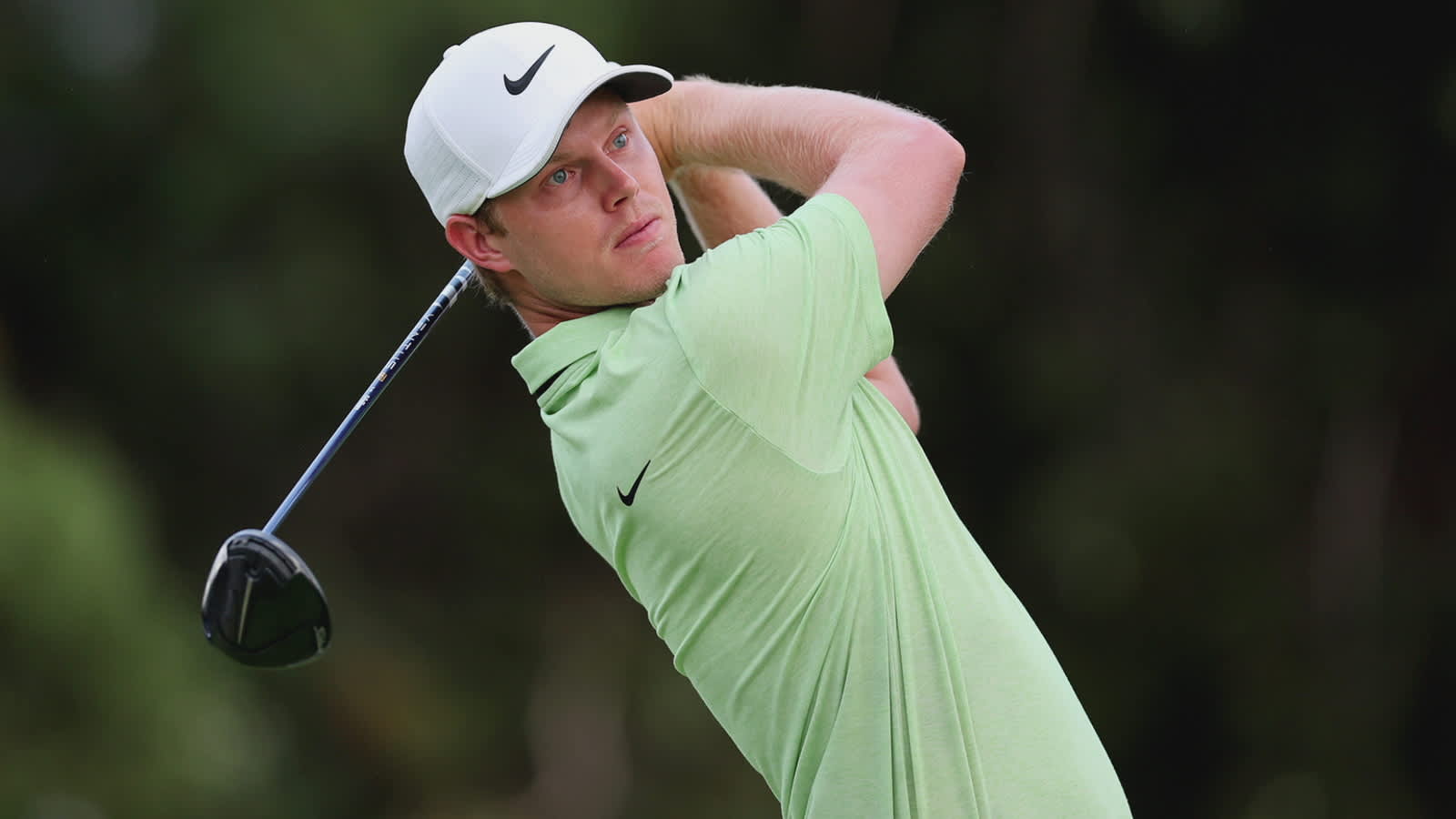 Cam Davis makes late charge to take the lead at Sony Open