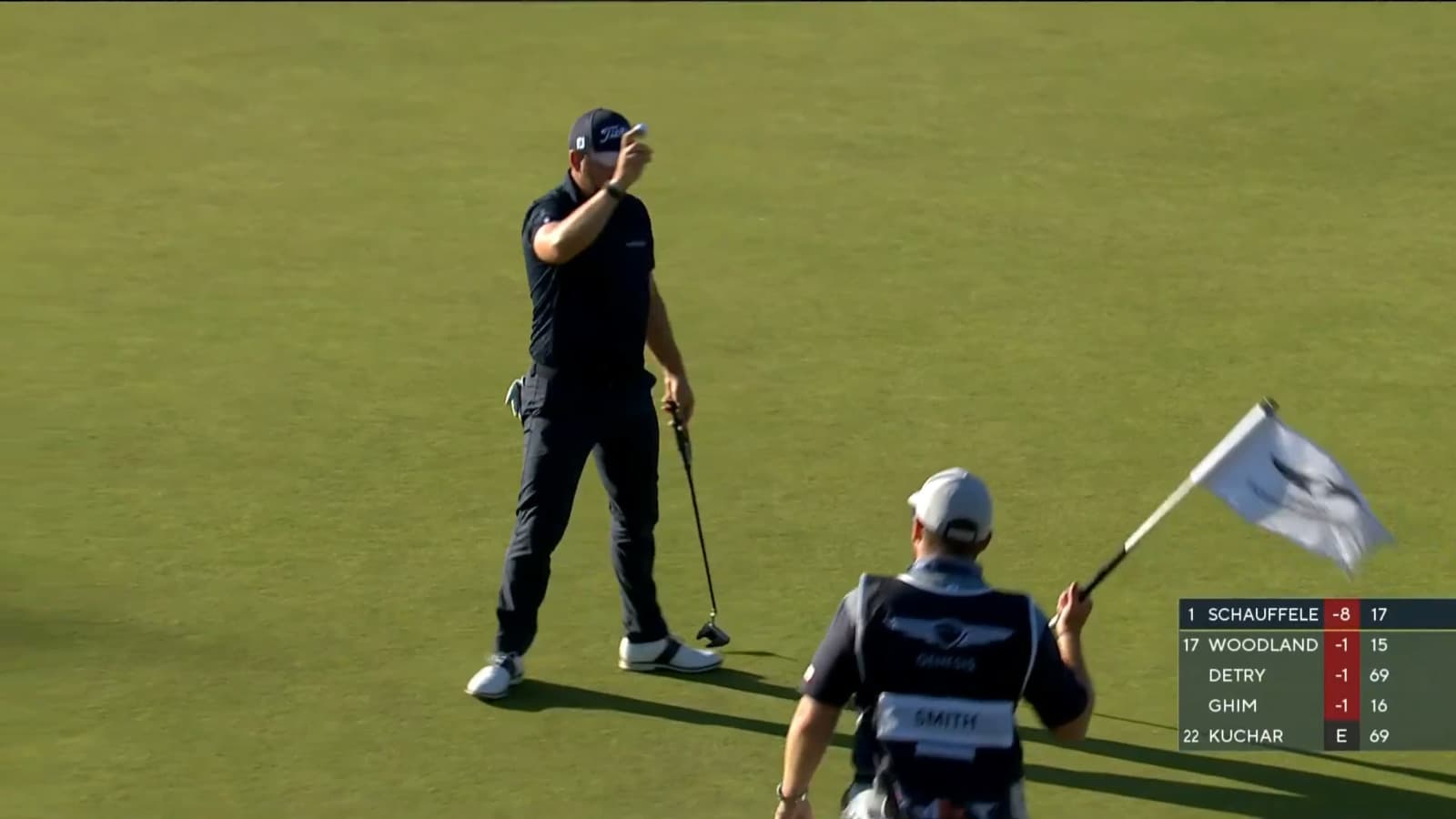 Jordan L Smith nearly aces No. 17 at Genesis Scottish Open