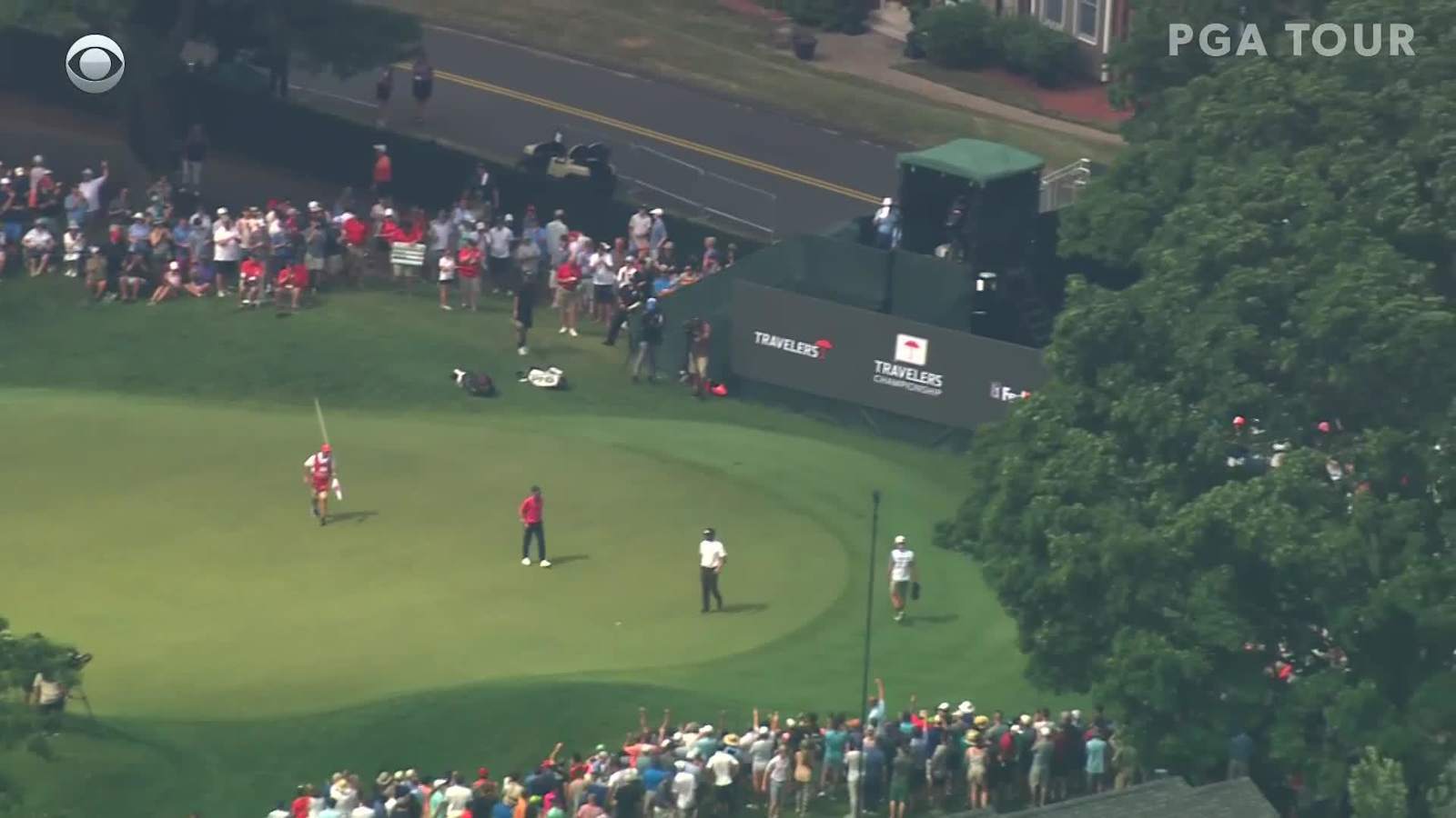 Bubba Watson's wedge from rough to set up birdie at Travelers