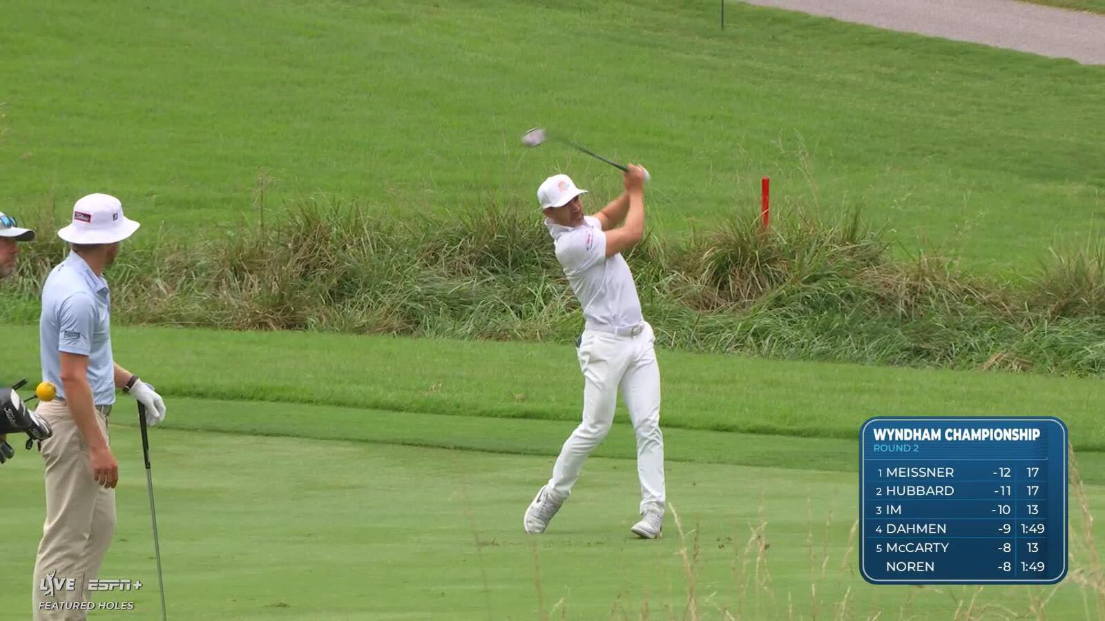 Camilo Villegas makes birdie on No. 15 at Wyndham