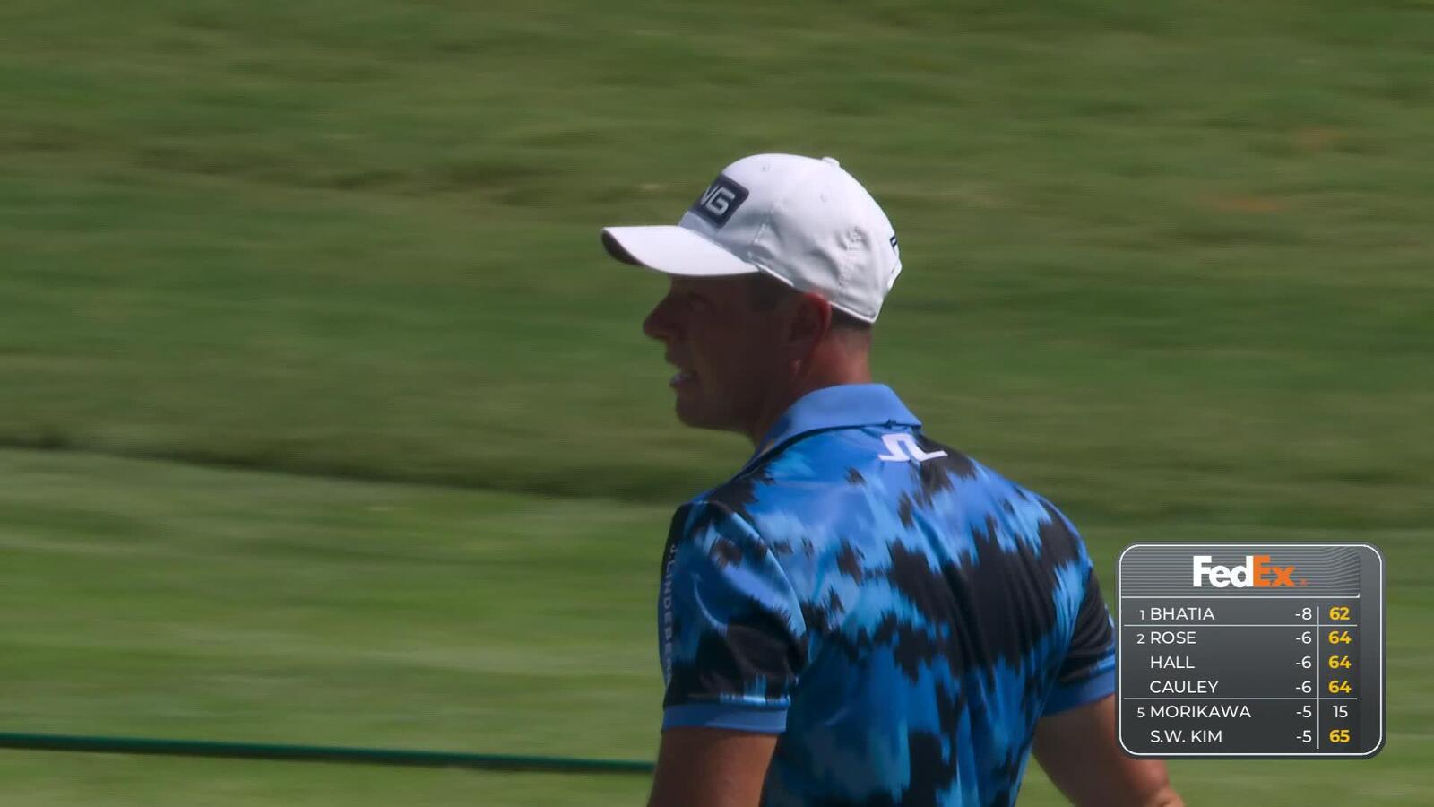 Viktor Hovland drains a 38-foot birdie putt at FedEx St. Jude