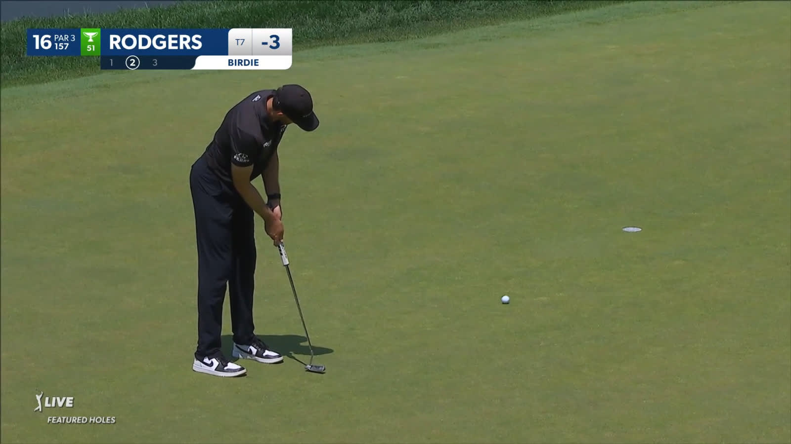 Patrick Rodgers rolls in 12-footer for birdie at Travelers