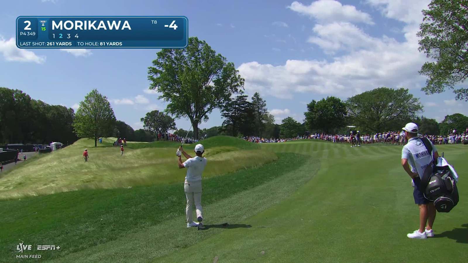 Collin Morikawa chips it close for birdie at Travelers