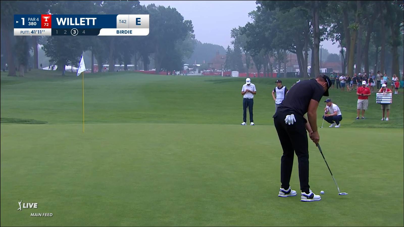 Danny Willett sends in 41-footer for birdie at Rocket Mortgage