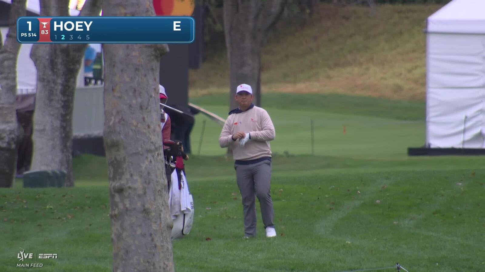 Rico Hoey sinks 6-foot birdie putt on No. 1 at The Genesis