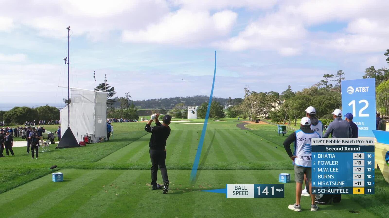 Xander Schauffele sinks 17-foot birdie putt on No. 12 at AT&T Pebble Beach
