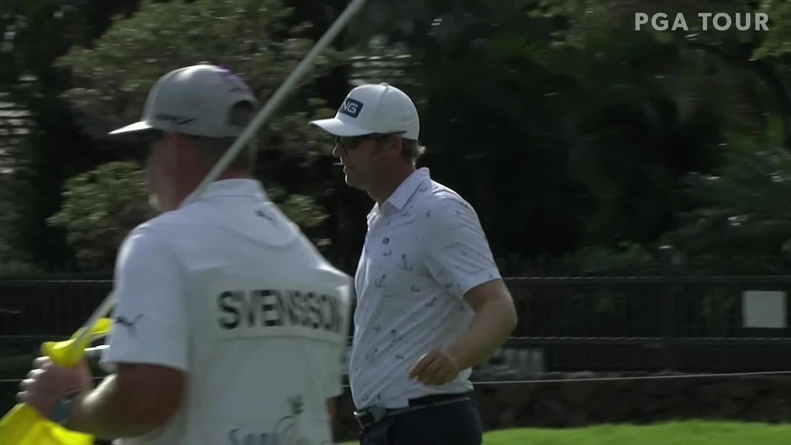 Seamus Power sinks 24-footer from off the green for birdie at Sony Open