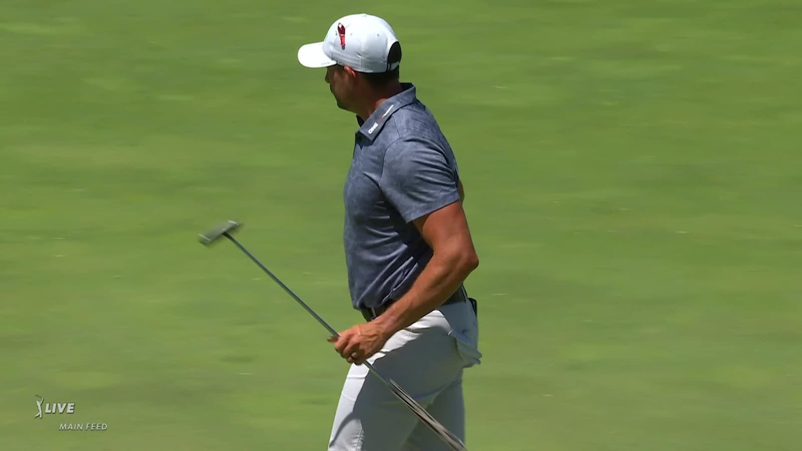 Scott Stallings sinks a 28-foot birdie putt at Charles Schwab