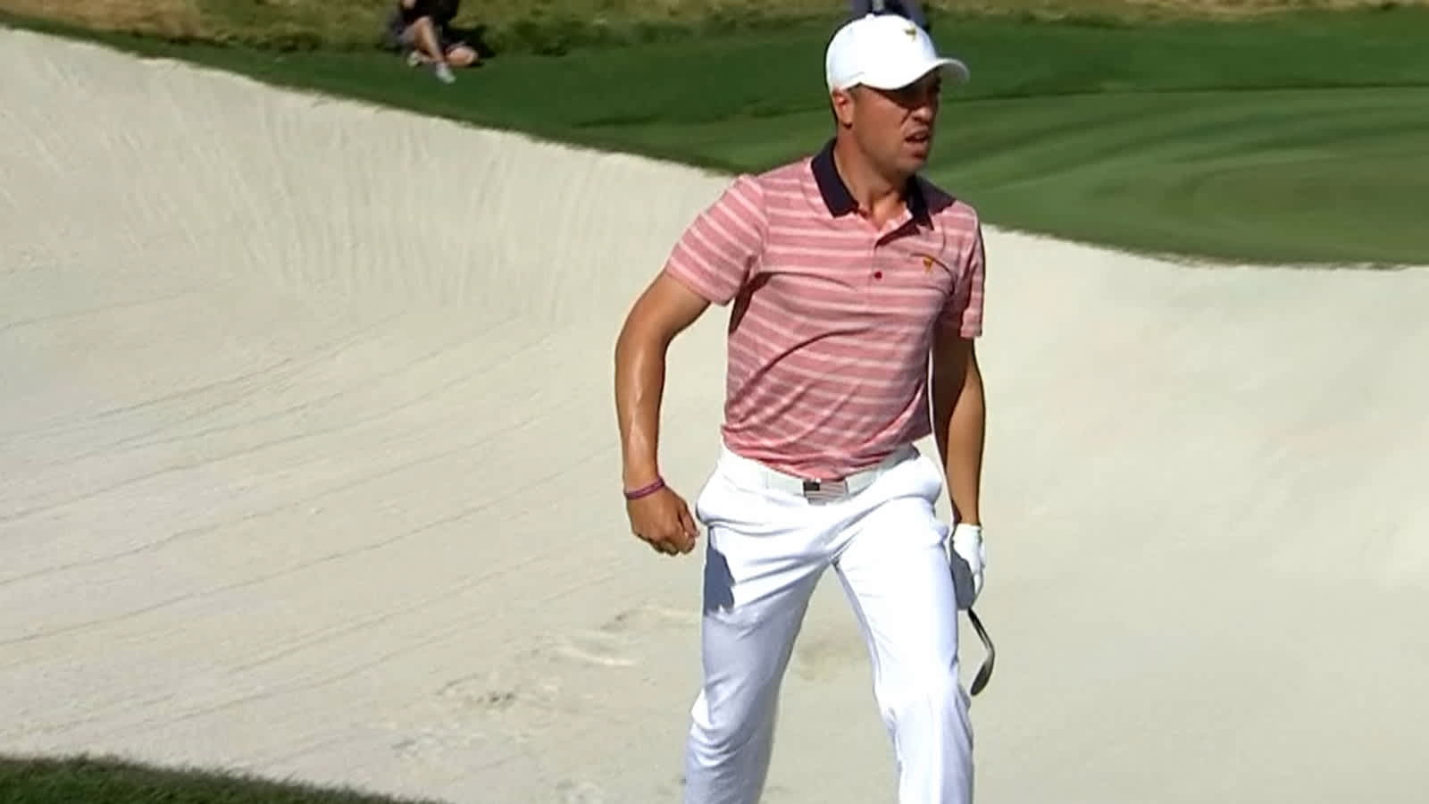 Justin Thomas' bunker hole out and reaction at the Presidents Cup