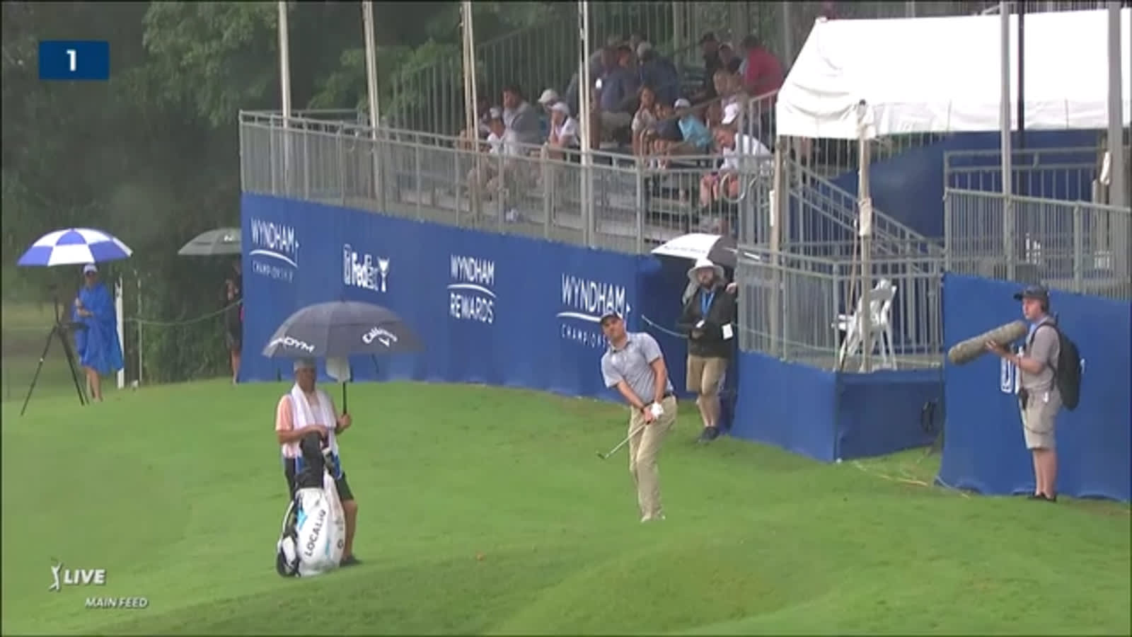Brendon Todd uses the slope to set up birdie at Wyndham