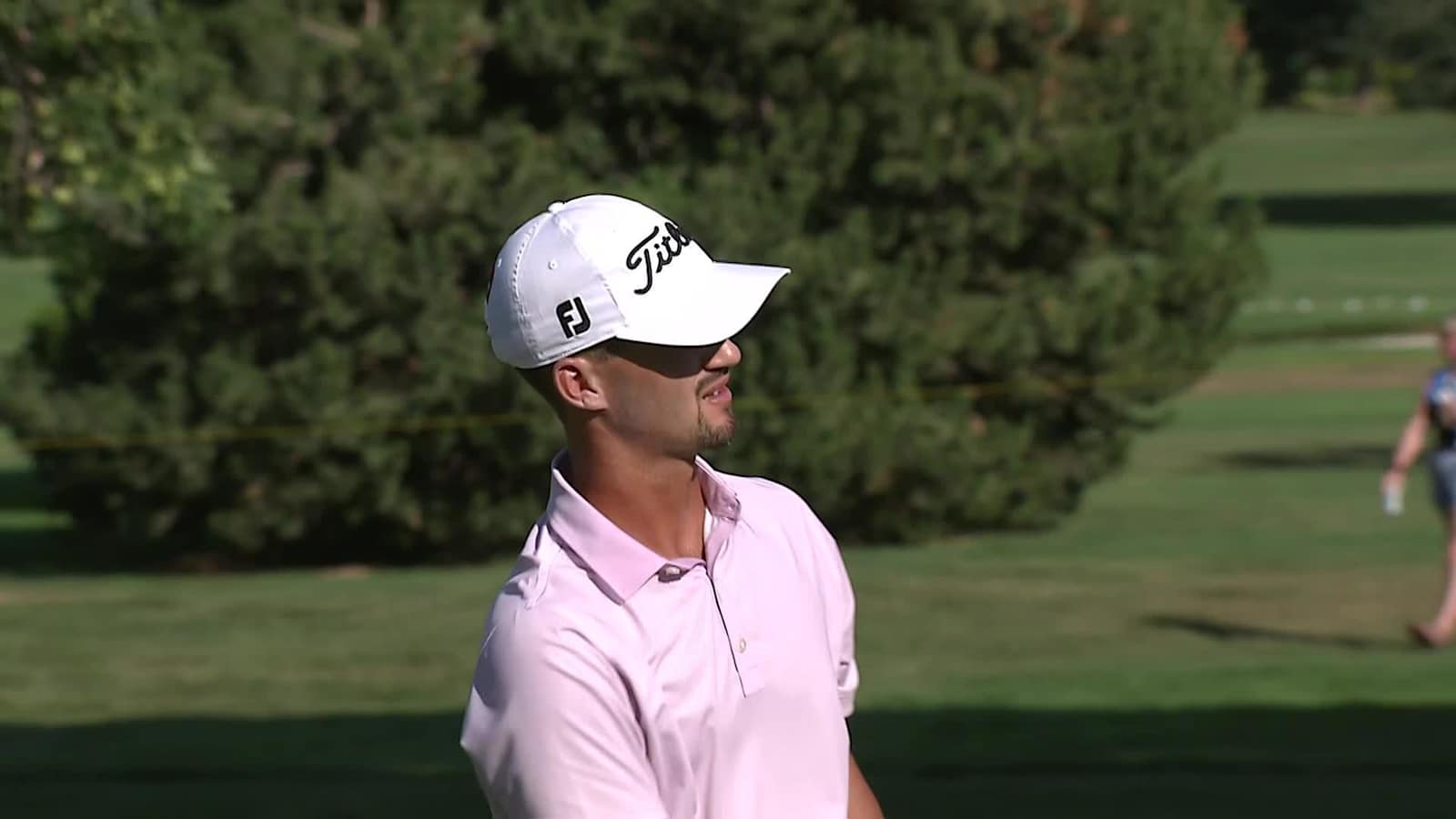 Philip Knowles chips in for birdie at Albertsons Boise Open
