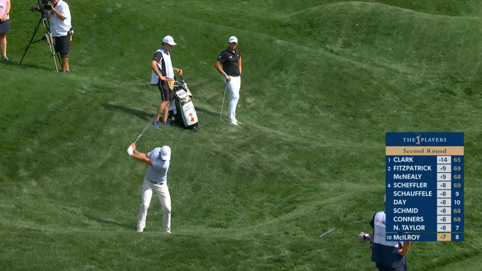 Rory McIlroy escapes rough to yield birdie at THE PLAYERS