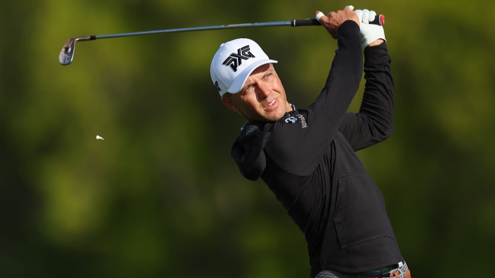 Eric Cole leads with play suspended at the PGA Championship