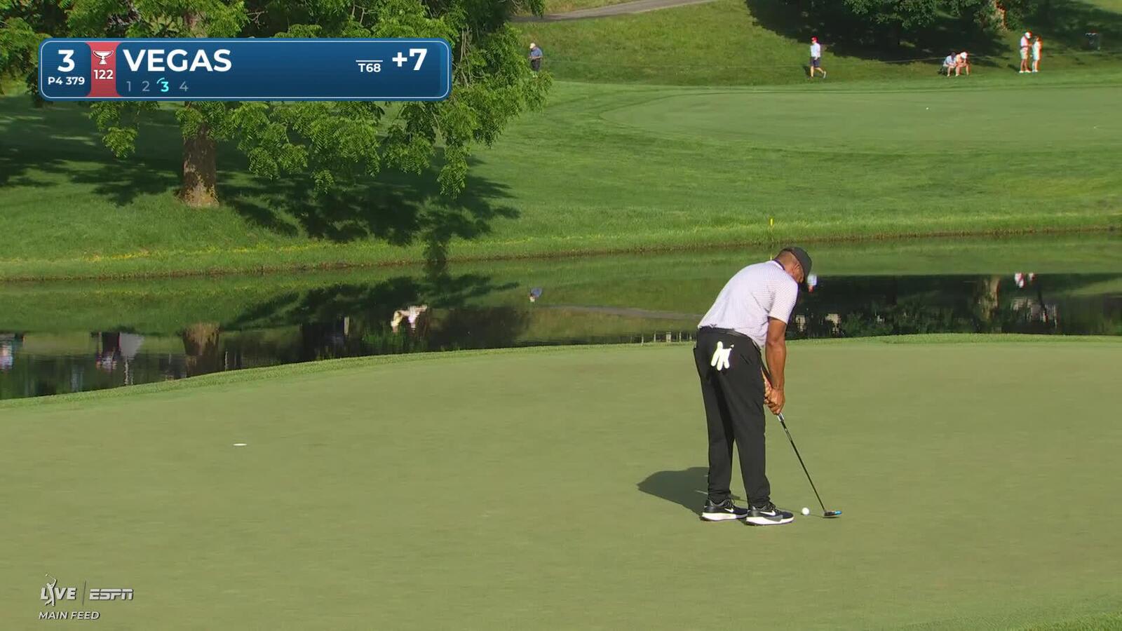 Jhonattan Vegas sinks 20-foot birdie putt on No. 3 at the Memorial
