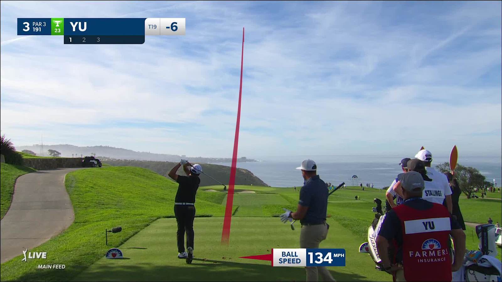 Kevin Yu uses the slope to set up birdie at Farmers