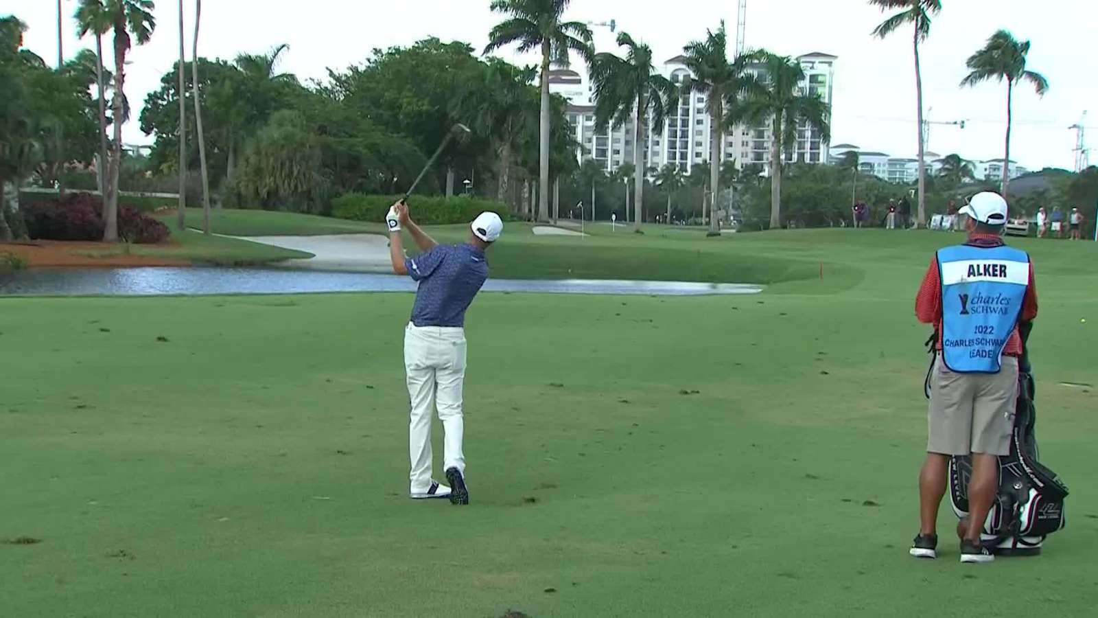 Steven Alker hits long birdie putt at TimberTech Champ