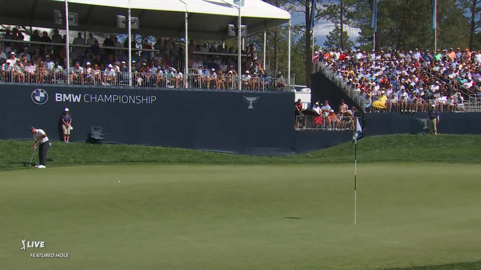 Si Woo Kim holes long birdie putt from rough at BMW Championship