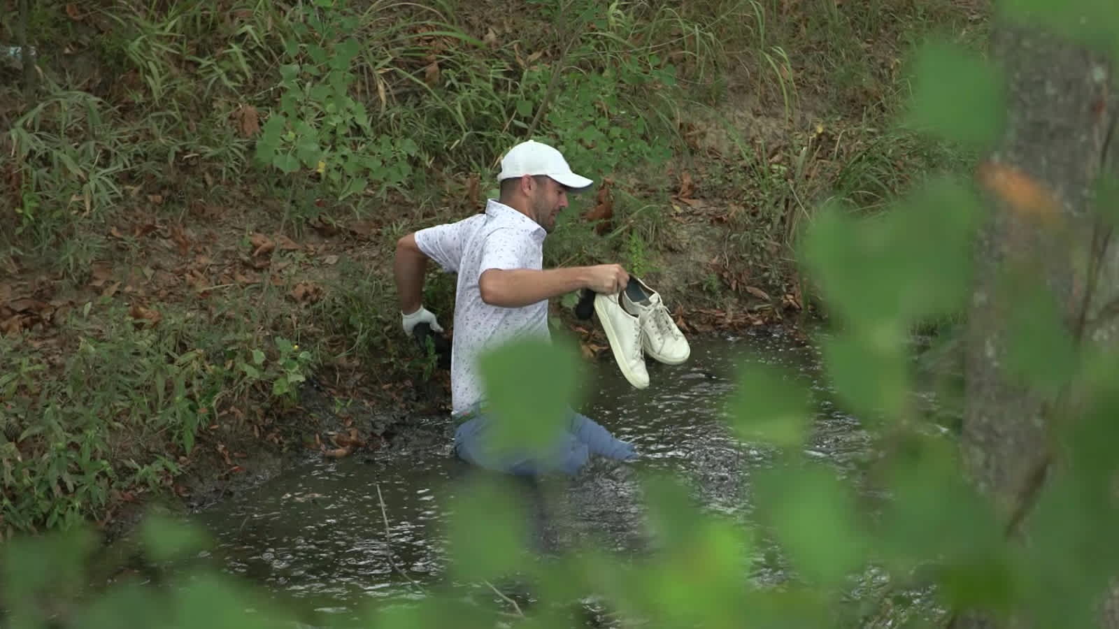 Wesley Bryan’s adventure in the mud yields unlikely par | The Turn