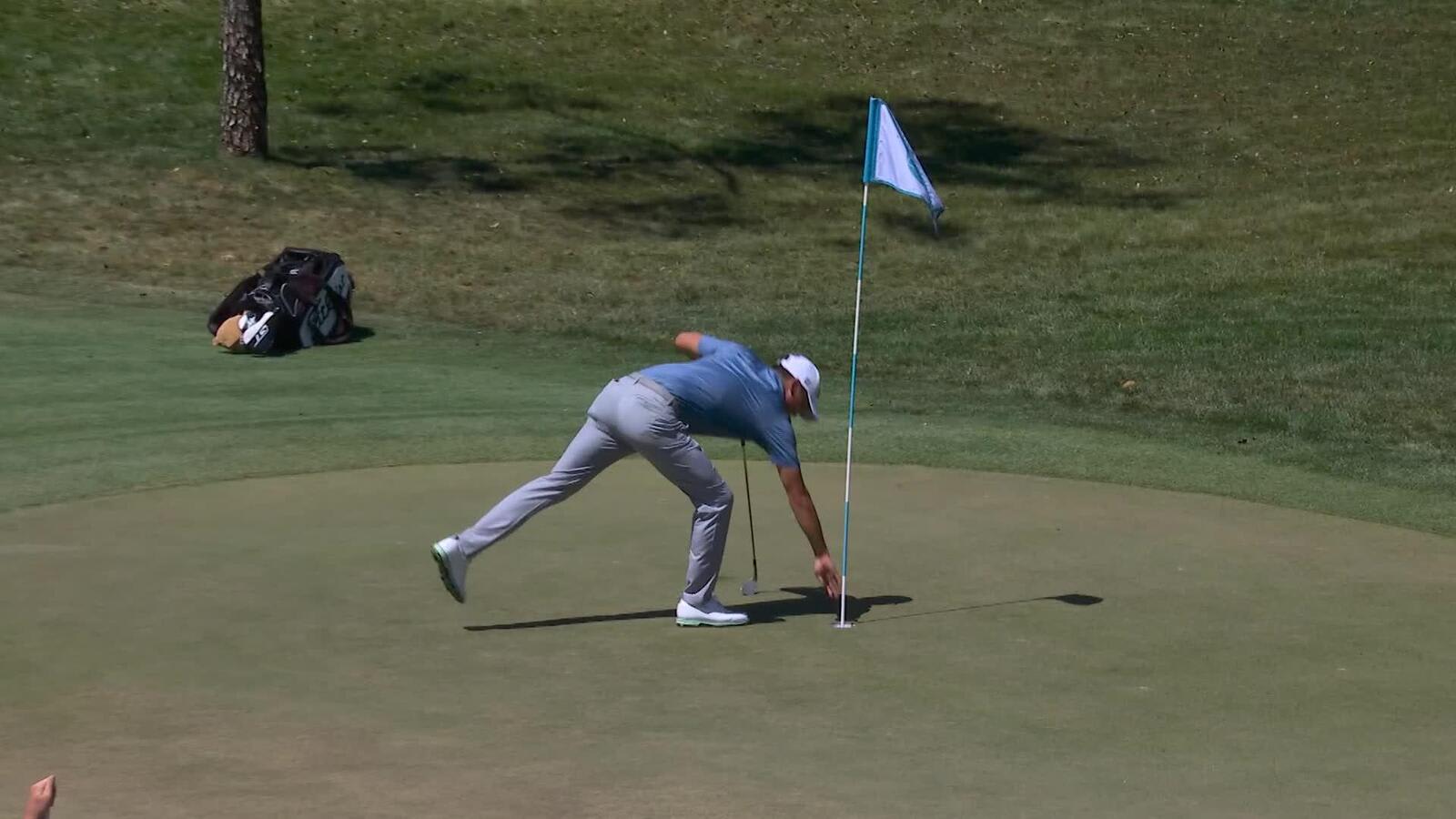 A.J. Ewart sinks 22-foot birdie putt on No. 11 at Valspar