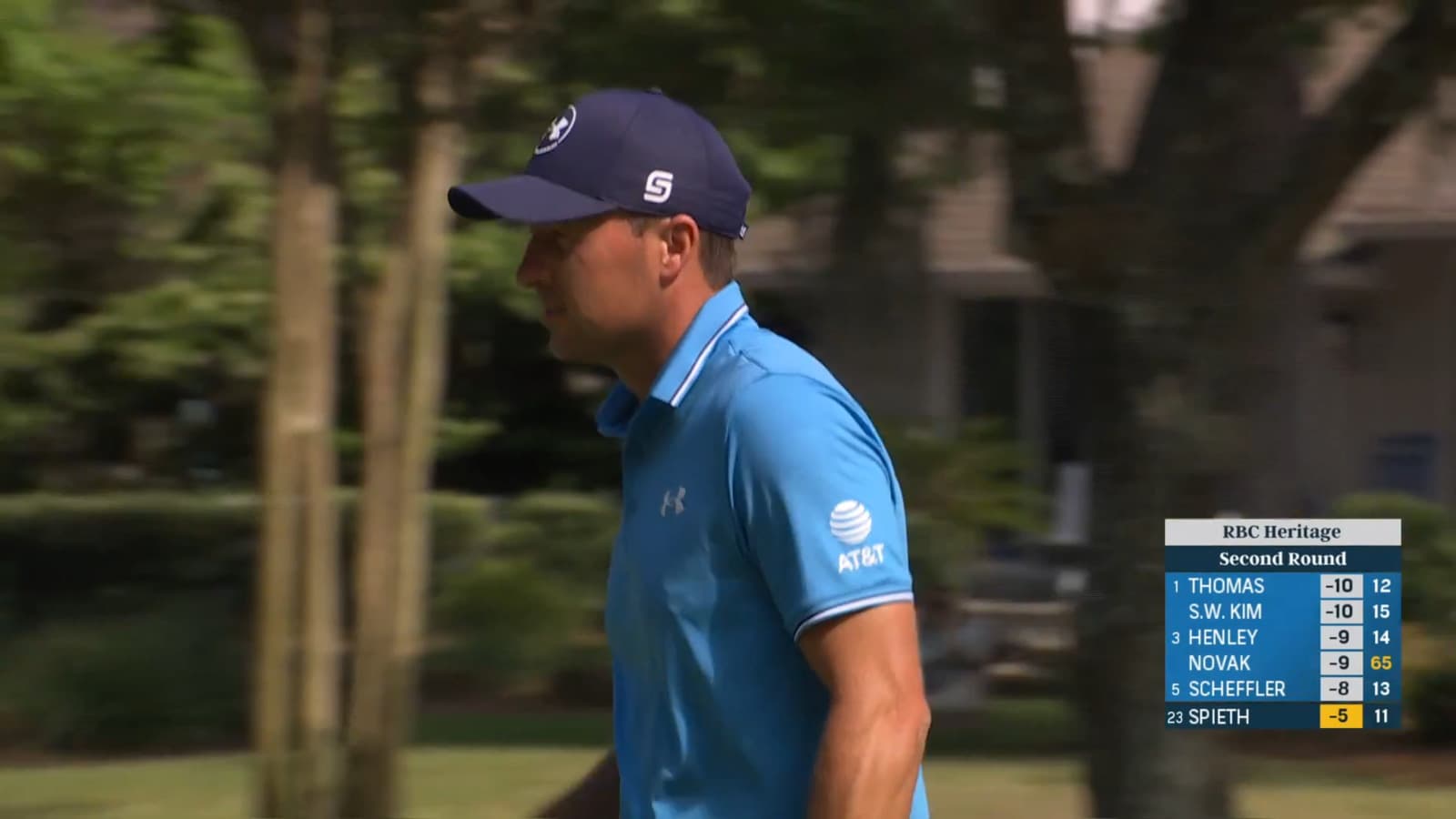 Jordan Spieth sinks a 25-foot birdie putt at RBC Heritage