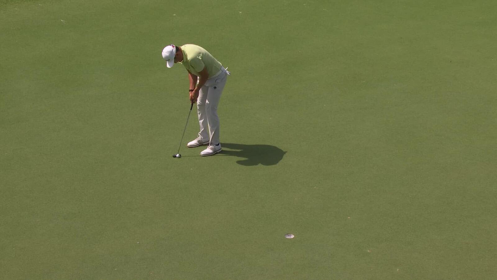 Haotong Li drains 8-foot birdie putt on No. 16 at THE CJ CUP